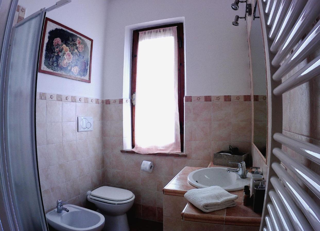 La Casa Tra Gli Ulivi Bed & Breakfast Кортона Екстериор снимка