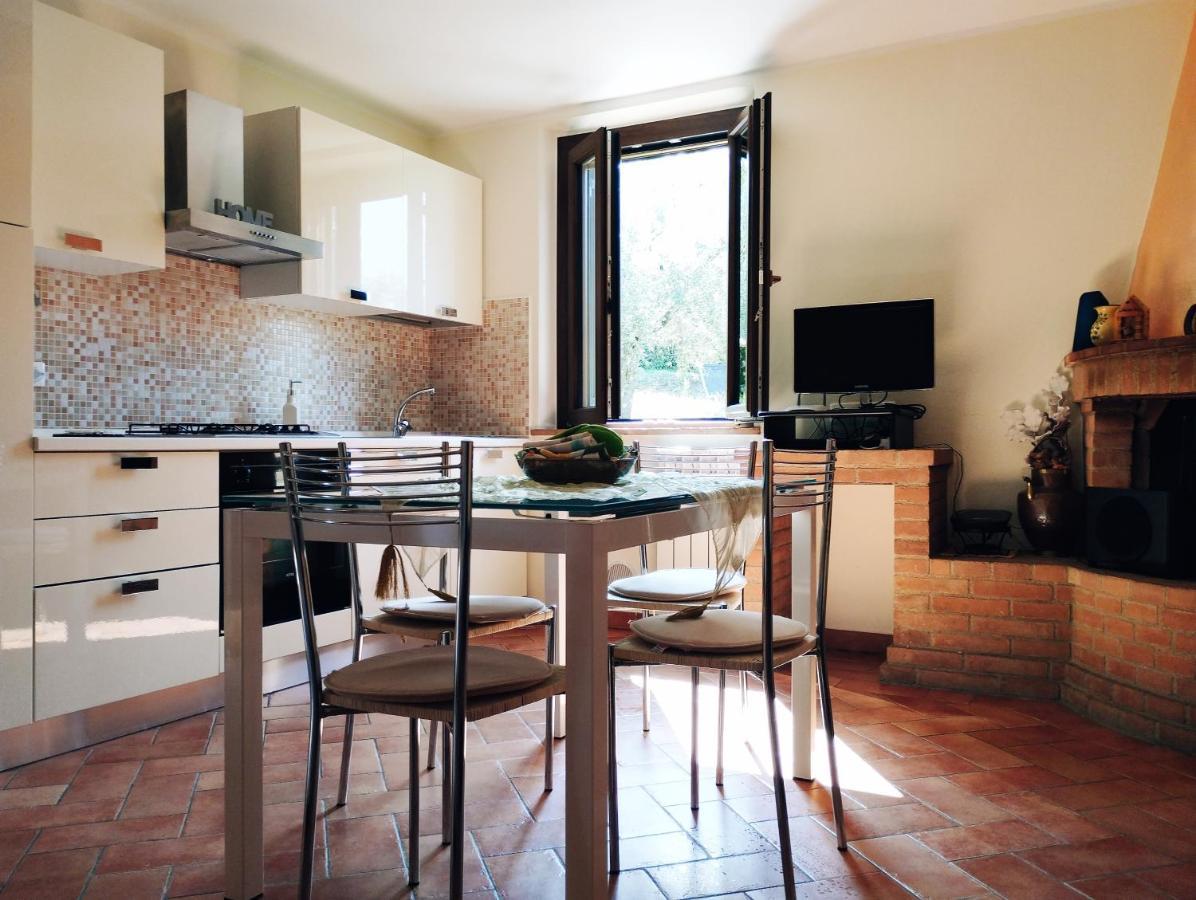 La Casa Tra Gli Ulivi Bed & Breakfast Кортона Екстериор снимка