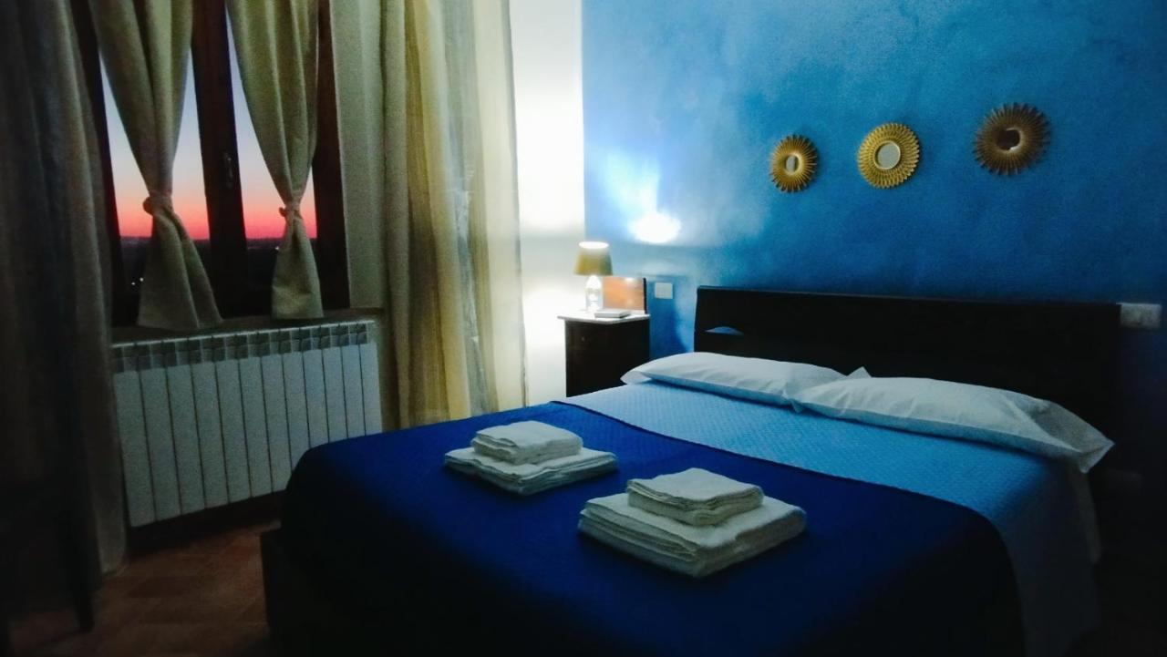 La Casa Tra Gli Ulivi Bed & Breakfast Кортона Екстериор снимка