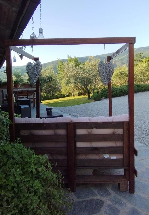 La Casa Tra Gli Ulivi Bed & Breakfast Кортона Екстериор снимка